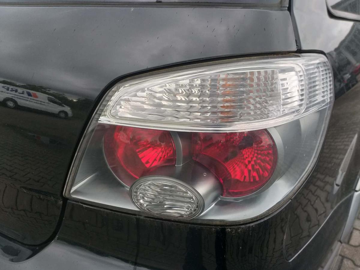 Mitsubishi Outlander 1 original Rücklicht Rückleuchte Schlussleuchte rechts Bj.2005